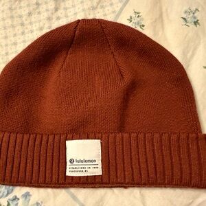 lululemon athletica rust orange knit beanie